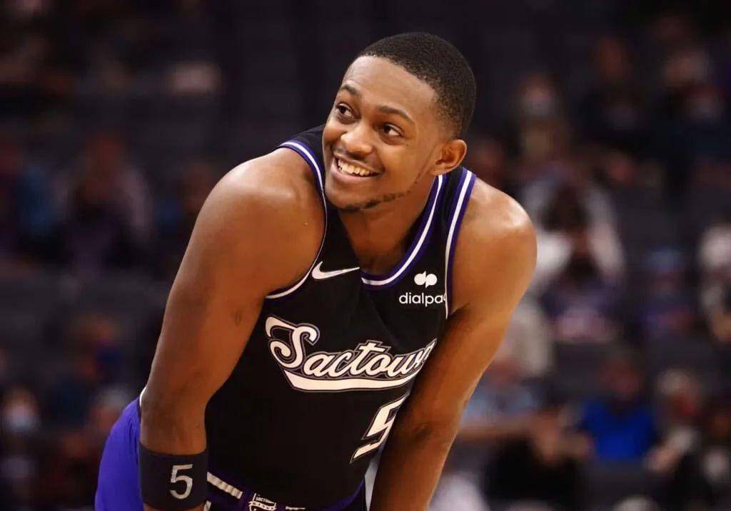 包含孟菲斯灰熊迎CBA季后赛关键赛清晨本菲卡备战足总杯，媒体一致点评：萨克拉门托国王加时末段再遭质疑的词条