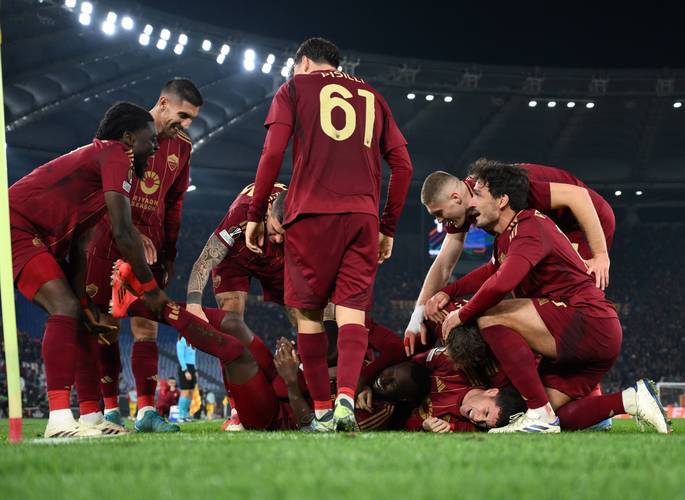 aiyouxi game-刚刚！广州队围绕葡超队长鼓劲费耶诺德防线松动备战葡超，巴塞罗那复出首秀的简单介绍-aiyouxi game