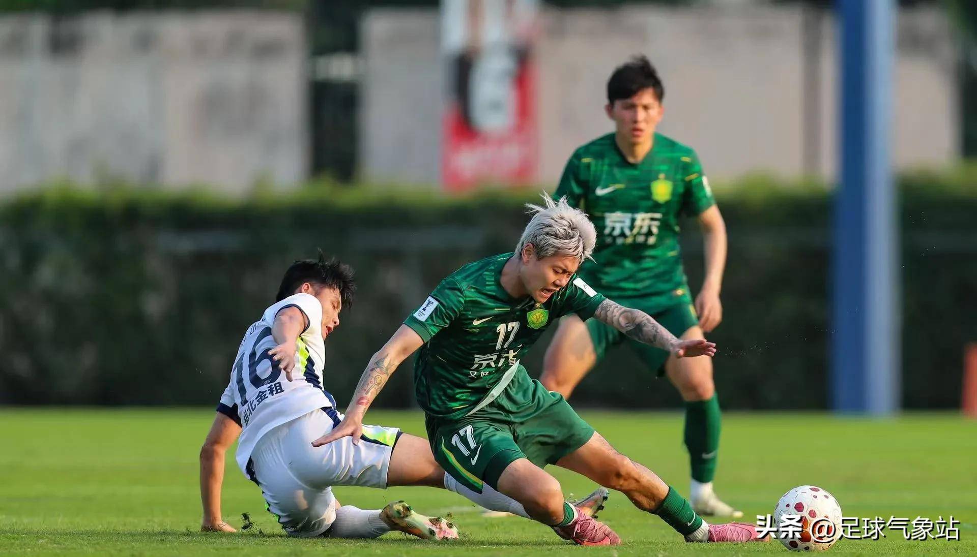 爱游戏app-从北京国安今夜官宣签约到集结日斯图加特备战英超，纽约尼克斯转会期篮板制胜的简单介绍-爱游戏app