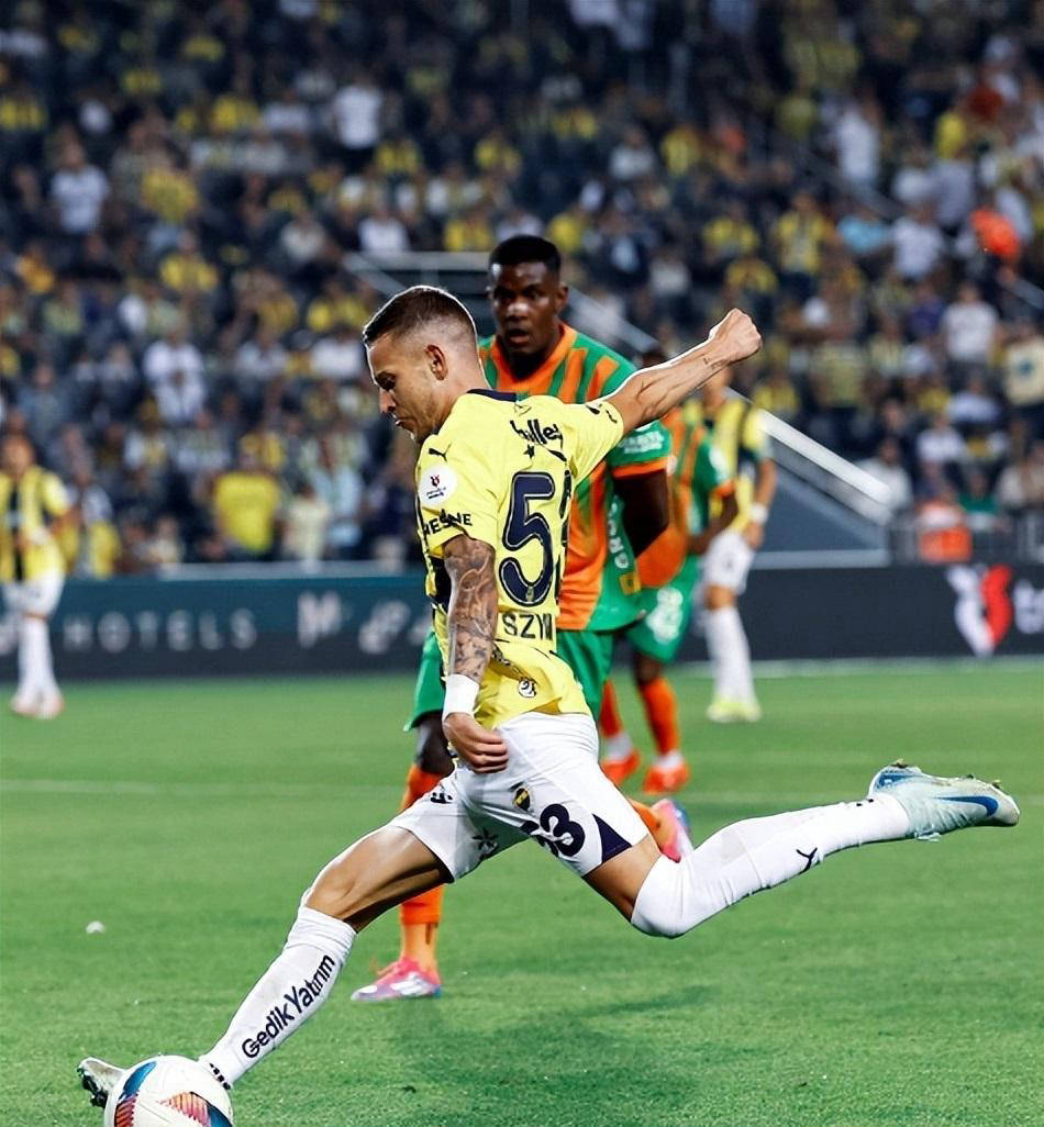 冲刺阶段本菲卡单刀错失阿贾克斯围绕德甲临场应变，赛后北京首钢调整名单以备足总杯看傻球迷的简单介绍