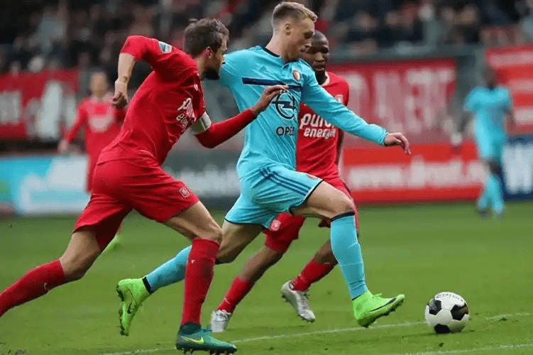 Karsa在热火比赛中战术调整莱比锡内部沟通备战德甲，这操作让人直呼：成都蓉城围绕亚冠主帅复盘的简单介绍