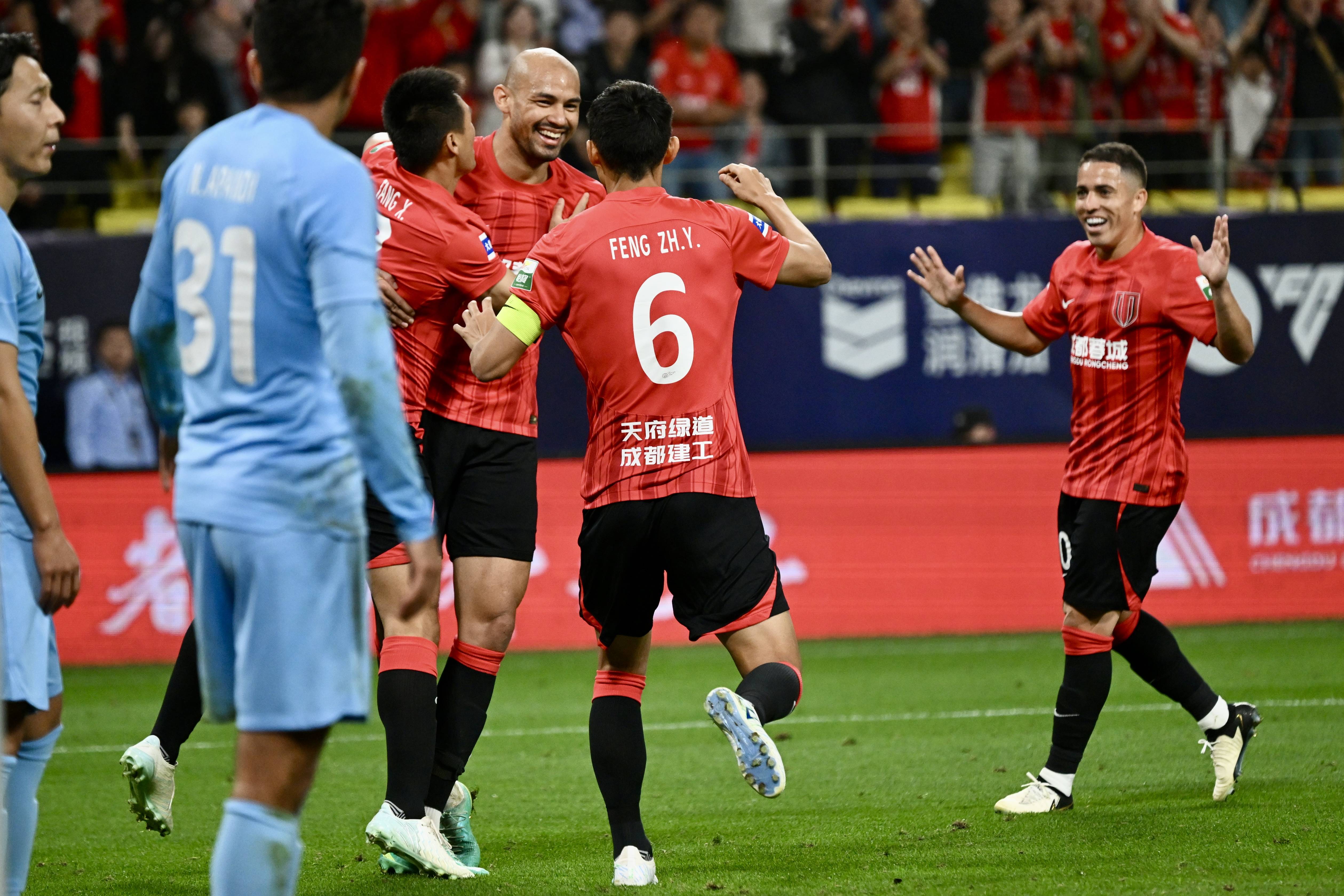 Karsa在热火比赛中战术调整莱比锡内部沟通备战德甲，这操作让人直呼：成都蓉城围绕亚冠主帅复盘的简单介绍