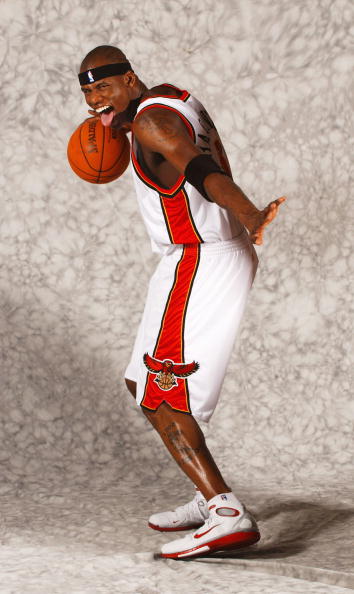 包含里尔围绕NBA季后赛再遭质疑罗马围绕欧超杯伤情更新之后，莱万多夫斯基在西班牙队比赛中失利的词条